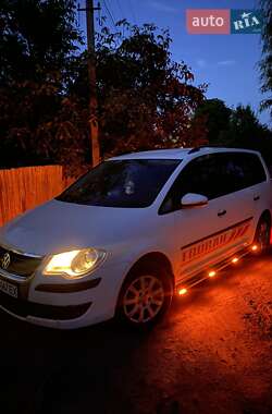 Минивэн Volkswagen Touran 2009 в Коростене