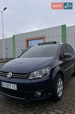 Минивэн Volkswagen Touran 2010 в Виноградове