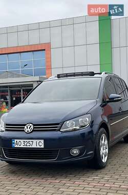 Минивэн Volkswagen Touran 2010 в Виноградове