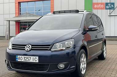 Минивэн Volkswagen Touran 2010 в Виноградове