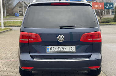 Минивэн Volkswagen Touran 2010 в Виноградове