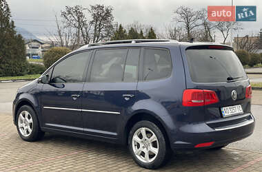 Минивэн Volkswagen Touran 2010 в Виноградове