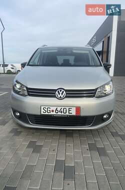 Минивэн Volkswagen Touran 2012 в 