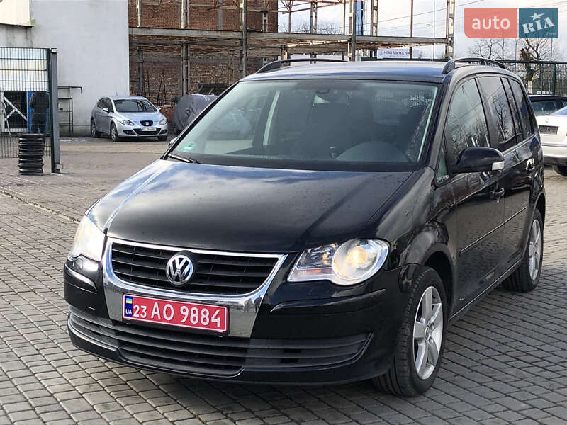 Мінівен Volkswagen Touran 2010 в Вознесенську