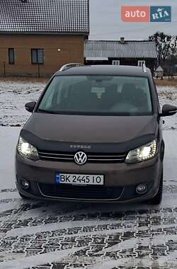 Мінівен Volkswagen Touran 2010 в Сарнах