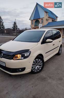 Минивэн Volkswagen Touran 2013 в Кельменцах