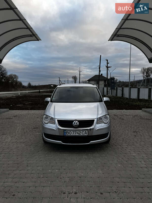 Мінівен Volkswagen Touran 2007 в Тернополі