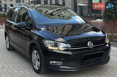 Volkswagen Touran 2016