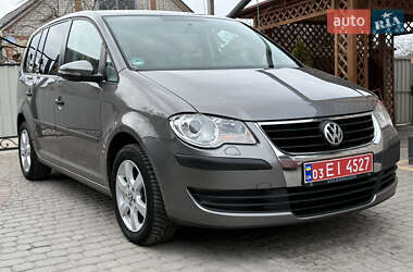 Мінівен Volkswagen Touran 2010 в Вінниці