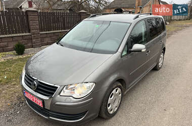 Мінівен Volkswagen Touran 2008 в Луцьку