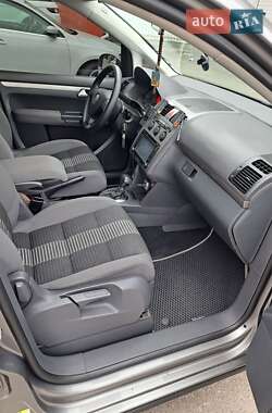 Минивэн Volkswagen Touran 2009 в 