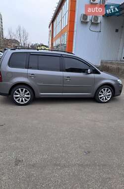 Минивэн Volkswagen Touran 2009 в 