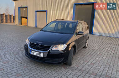 Мінівен Volkswagen Touran 2009 в Сарнах