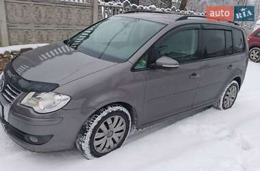 Минивэн Volkswagen Touran 2009 в Делятине