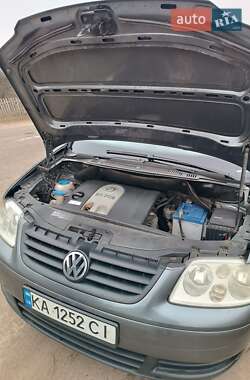 Минивэн Volkswagen Touran 2003 в Коростене