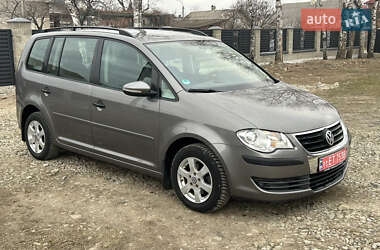 Минивэн Volkswagen Touran 2010 в Надворной