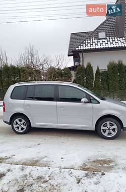 Мінівен Volkswagen Touran 2005 в Хмельницькому