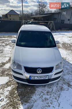 Мінівен Volkswagen Touran 2008 в Буденці