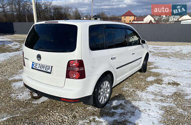 Мінівен Volkswagen Touran 2008 в Буденці