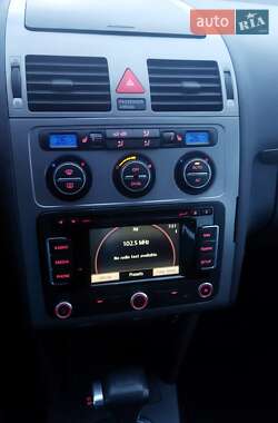 Минивэн Volkswagen Touran 2010 в 