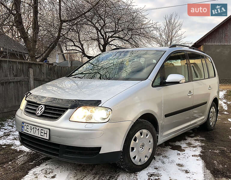 Минивэн Volkswagen Touran 2003 в Глыбокой