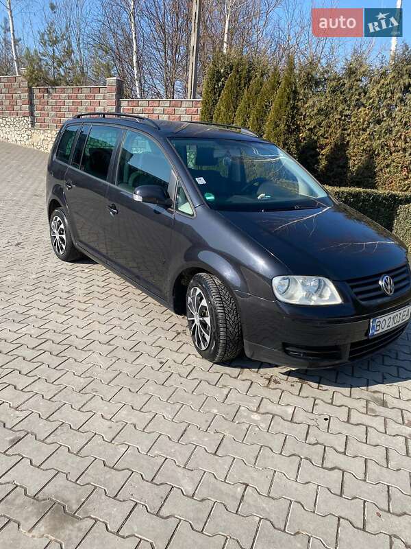 Минивэн Volkswagen Touran 2004 в Подволочиске
