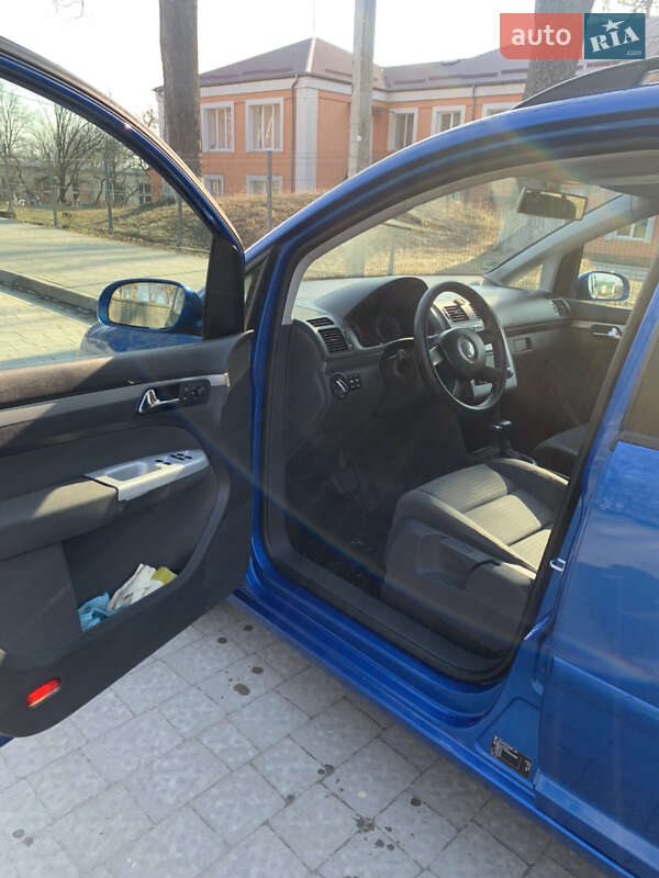 Мінівен Volkswagen Touran 2004 в Городку