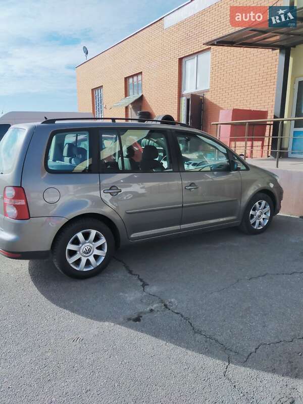 Минивэн Volkswagen Touran 2009 в Виннице