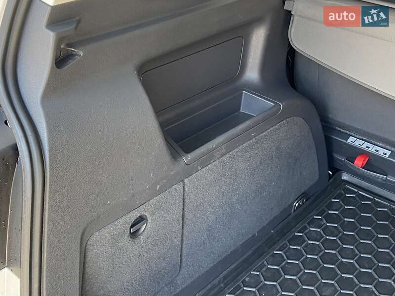 Мінівен Volkswagen Touran 2013 в Львові