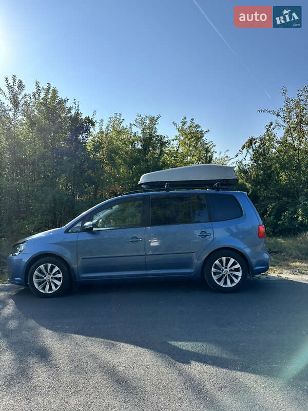 Минивэн Volkswagen Touran 2010 в Львове