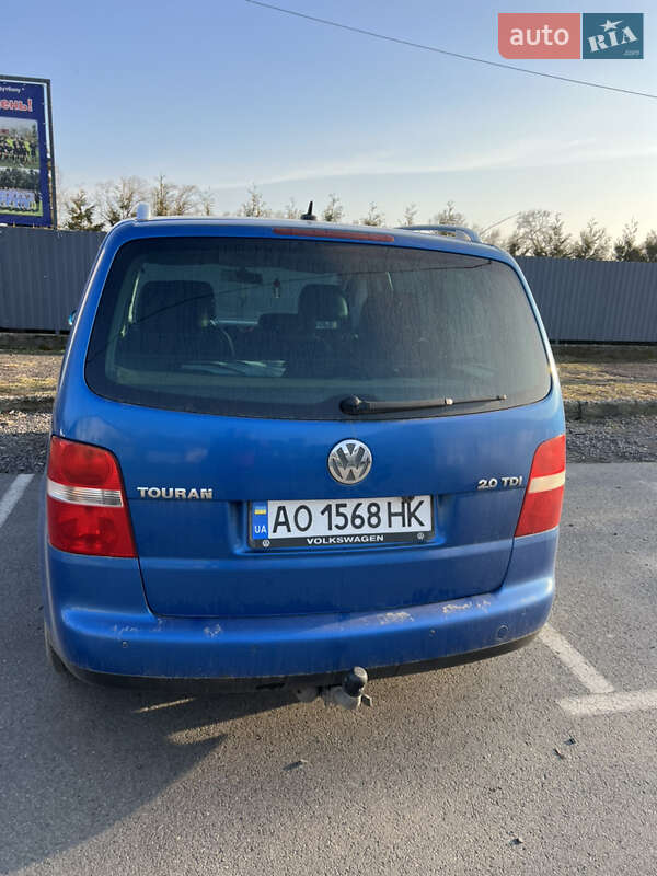 Минивэн Volkswagen Touran 2004 в Ужгороде