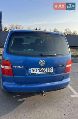 Минивэн Volkswagen Touran 2004 в Ужгороде