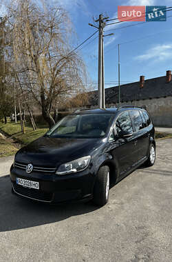 Минивэн Volkswagen Touran 2010 в Рокосово