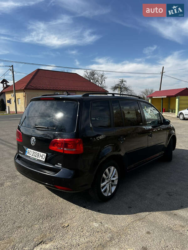 Минивэн Volkswagen Touran 2010 в Рокосово