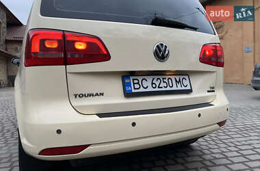 Минивэн Volkswagen Touran 2011 в 