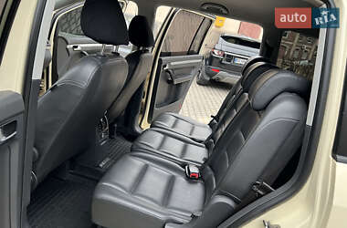 Минивэн Volkswagen Touran 2011 в 