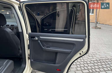 Минивэн Volkswagen Touran 2011 в 