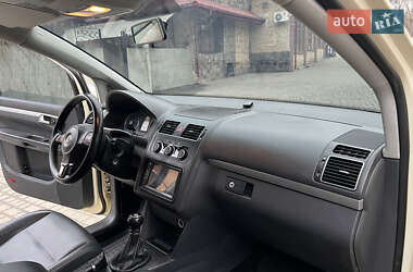 Минивэн Volkswagen Touran 2011 в 