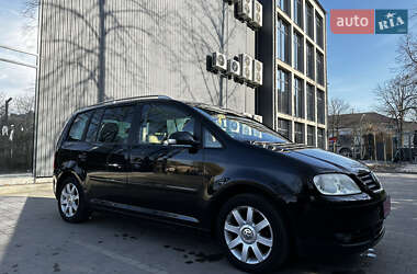 Минивэн Volkswagen Touran 2005 в Нововолынске