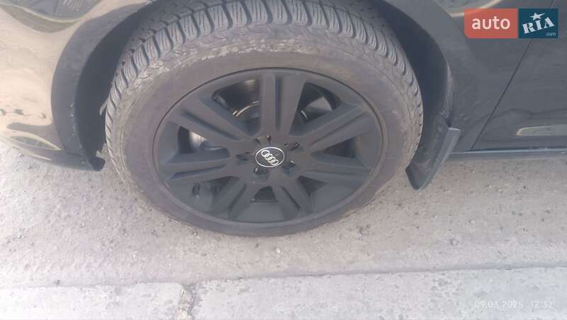 Минивэн Volkswagen Touran 2014 в Нововолынске