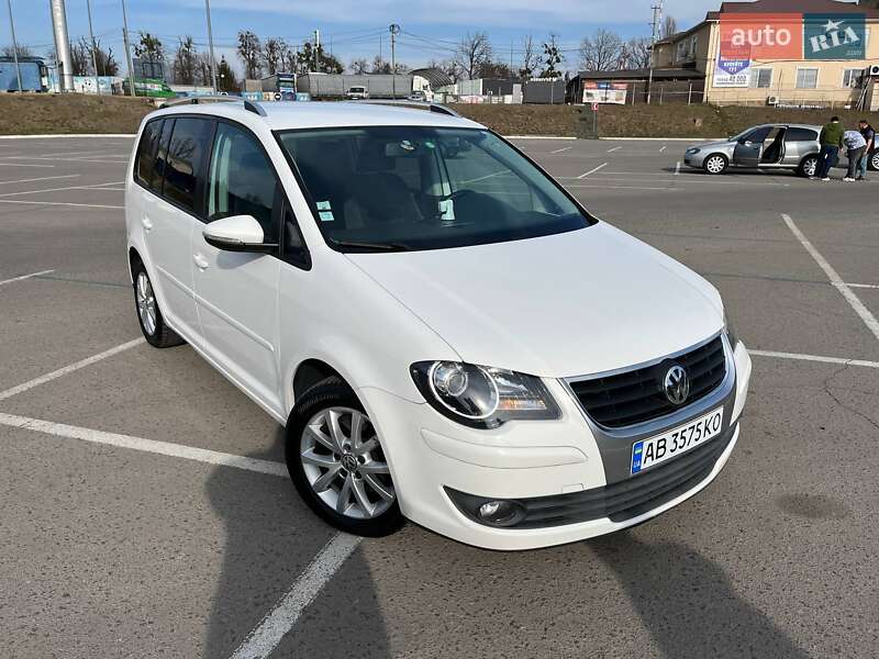 Мінівен Volkswagen Touran 2009 в Вінниці