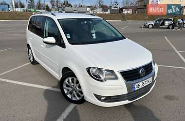 Мінівен Volkswagen Touran 2009 в Вінниці