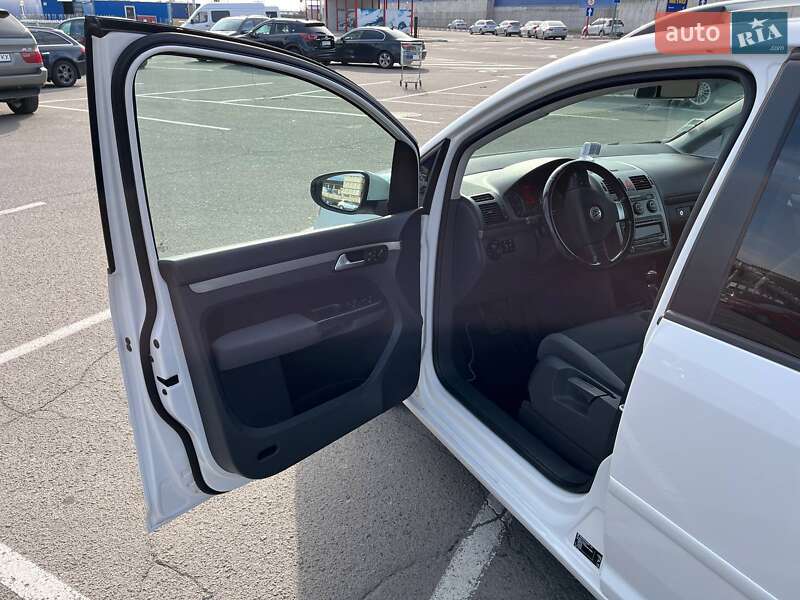 Мінівен Volkswagen Touran 2009 в Вінниці