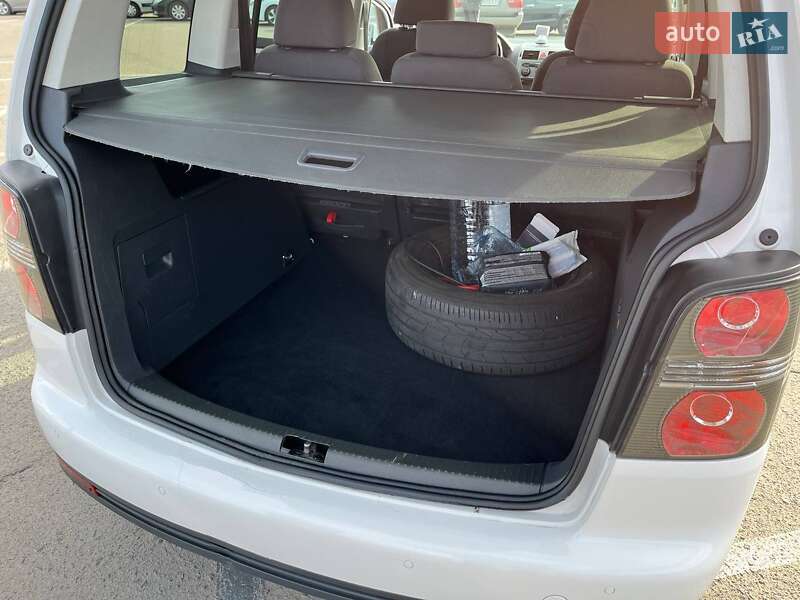 Мінівен Volkswagen Touran 2009 в Вінниці
