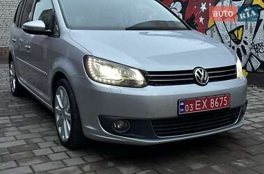 Минивэн Volkswagen Touran 2012 в 
