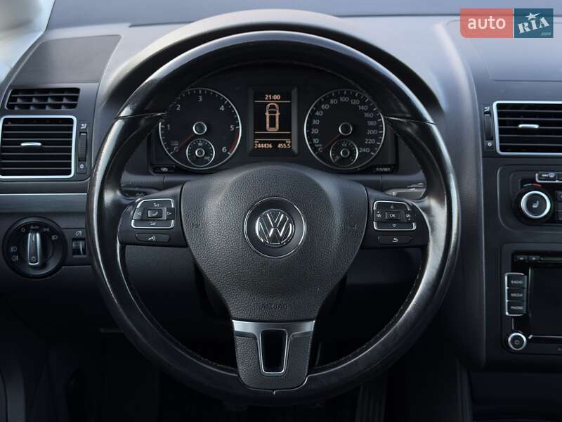 Минивэн Volkswagen Touran 2013 в Чернигове