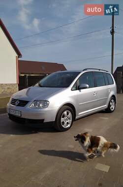 Минивэн Volkswagen Touran 2005 в Сарнах