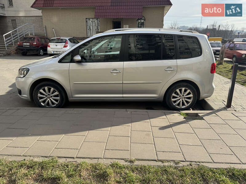 Минивэн Volkswagen Touran 2013 в 