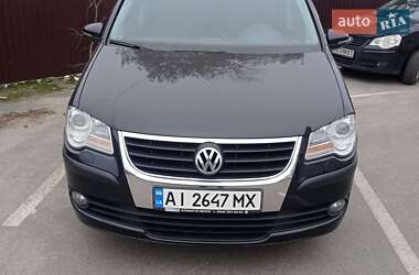 Мінівен Volkswagen Touran 2009 в Бучі