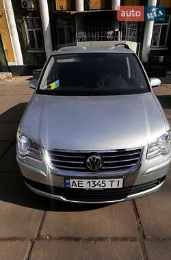 Мінівен Volkswagen Touran 2008 в Дніпрі